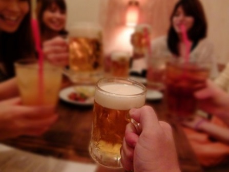 新宿で女子会 新年会や忘年会 夜カフェに個室居酒屋がおおすすめ よろず堂通信